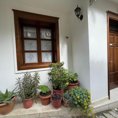 Apartment Altin In Old Town Berat Exterior foto