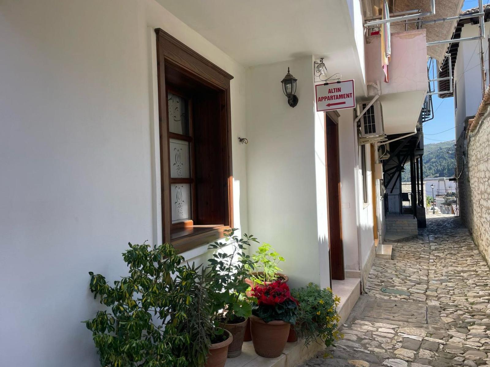 Apartment Altin In Old Town Berat Exterior foto